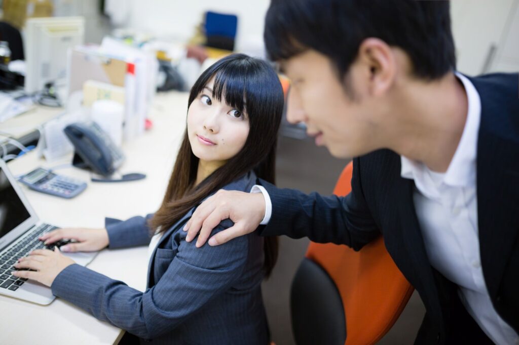なれなれしい社員
